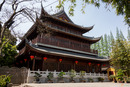Chrám v Longhua Temple