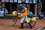 Boudhanath - Zajímavá cyklistická výbava