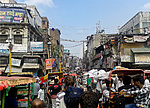 Indie - Rušná ulice v Novém Dillí